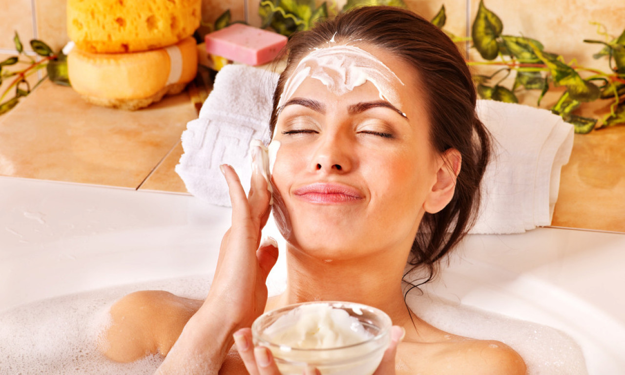 NE BACAJTE NOVAC NA TRETMANE Krema za besprekoran ten po grčkom receptu starom 2.000 godina!