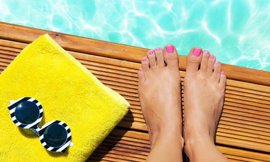 OVE TRI BOJE PEDIKIRA BIĆE SVUDA NA PLAŽAMA OVOG LETA Elegantni su, moderni i pristaju uz svaku obuću