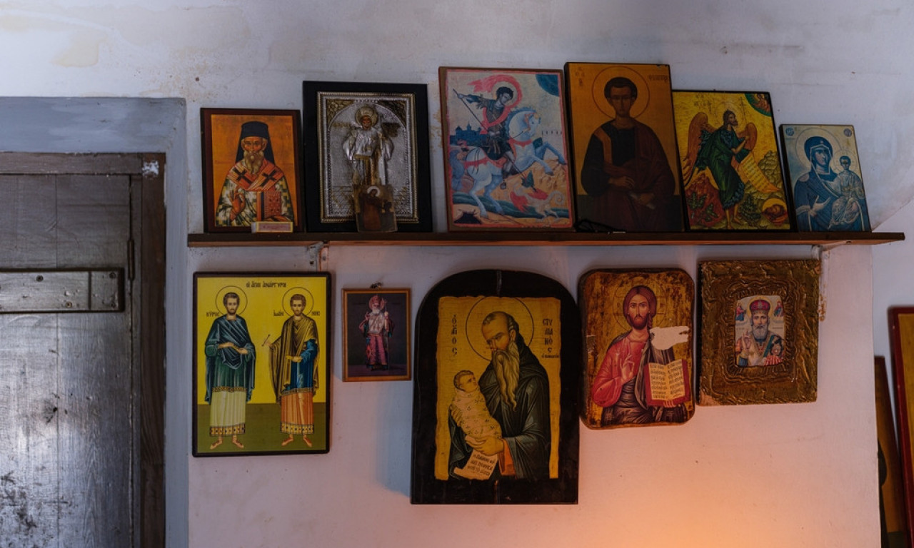 SVETI STAHIJE, AMPLIJE I URVAN Apostoli iz Sedamdesetorice koji su širili Hristovu veru i život dali za Jevanđelje