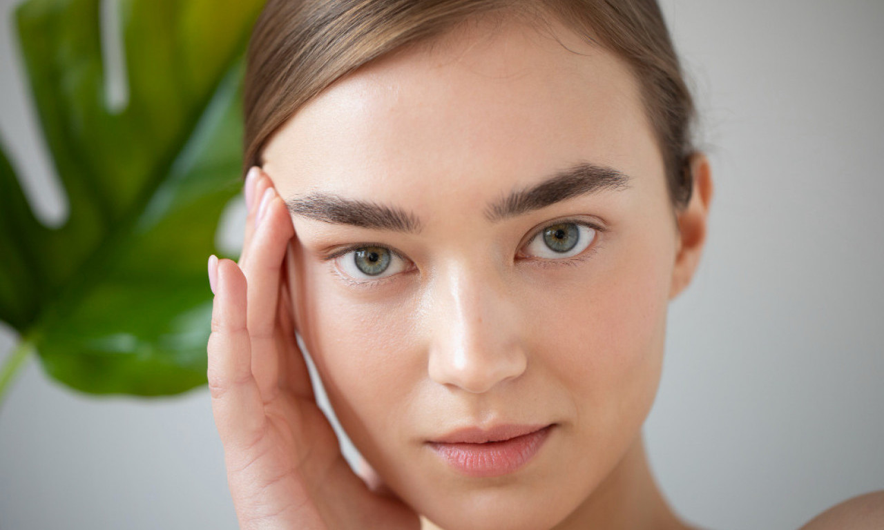 ŽELITE GUŠĆE OBRVE? Ovih 10 saveta stručnjaka zaista daju rezultate