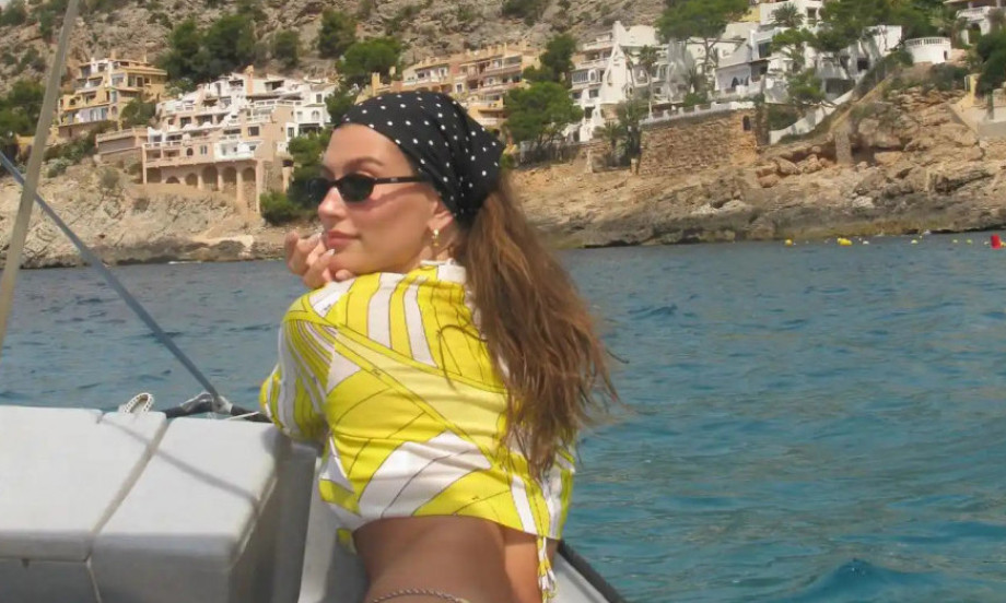 RAJF IZ DVEHILJADITIH PONOVO JE HIT! Hejli Biber vratila zaboravljeni aksesoar koji ćemo nositi celog leta a i posle!
