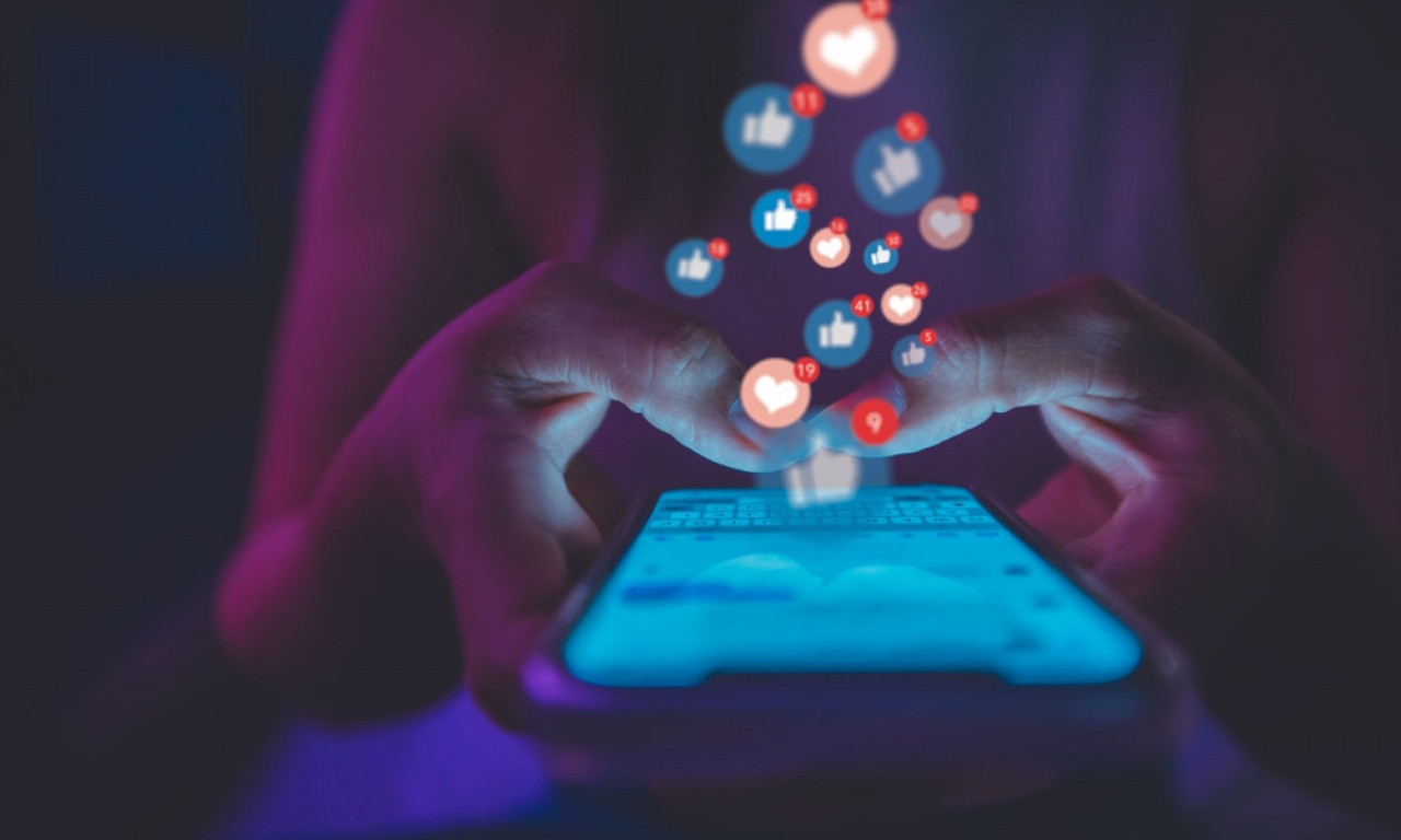 DIGITALNI FLERT Zašto je lakše baciti srce na storiju nego prići uživo