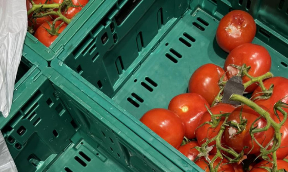 NE KUPUJTE PARADAJZ ZIMI, A EVO I ZAŠTO Ovo jedite kada zahladi, telo će vam biti zahvalno