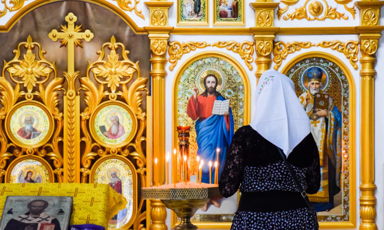 SVETI JOANIKIJE VELIKI Danas slavimo velikog čudotvorca koji je kročio po vodi i krotio zveri