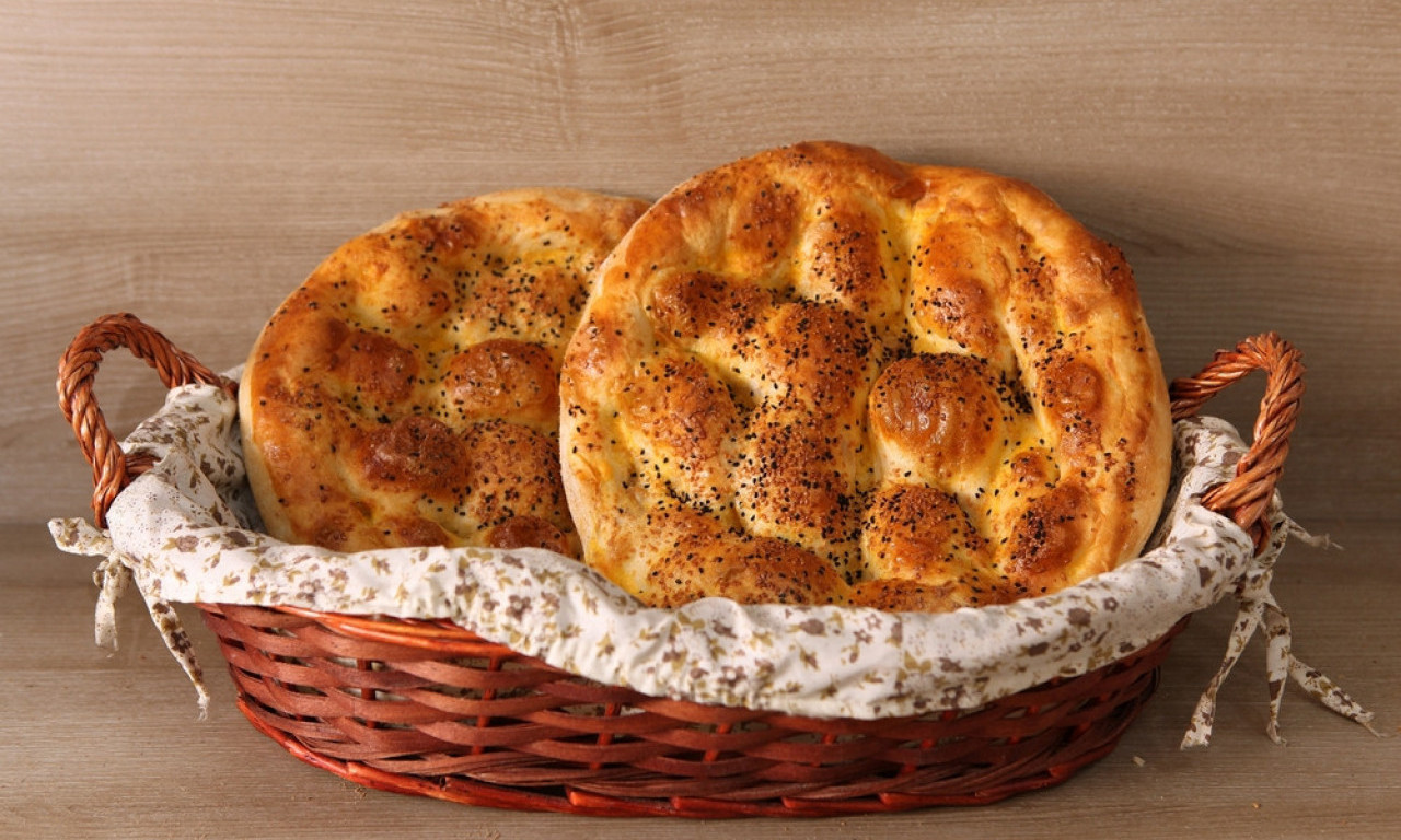 PEKARSKI TRIK OD 5 MINUTA Stari hleb biće ponovo mekan iznutra i hrskav spolja kao tek kupljen