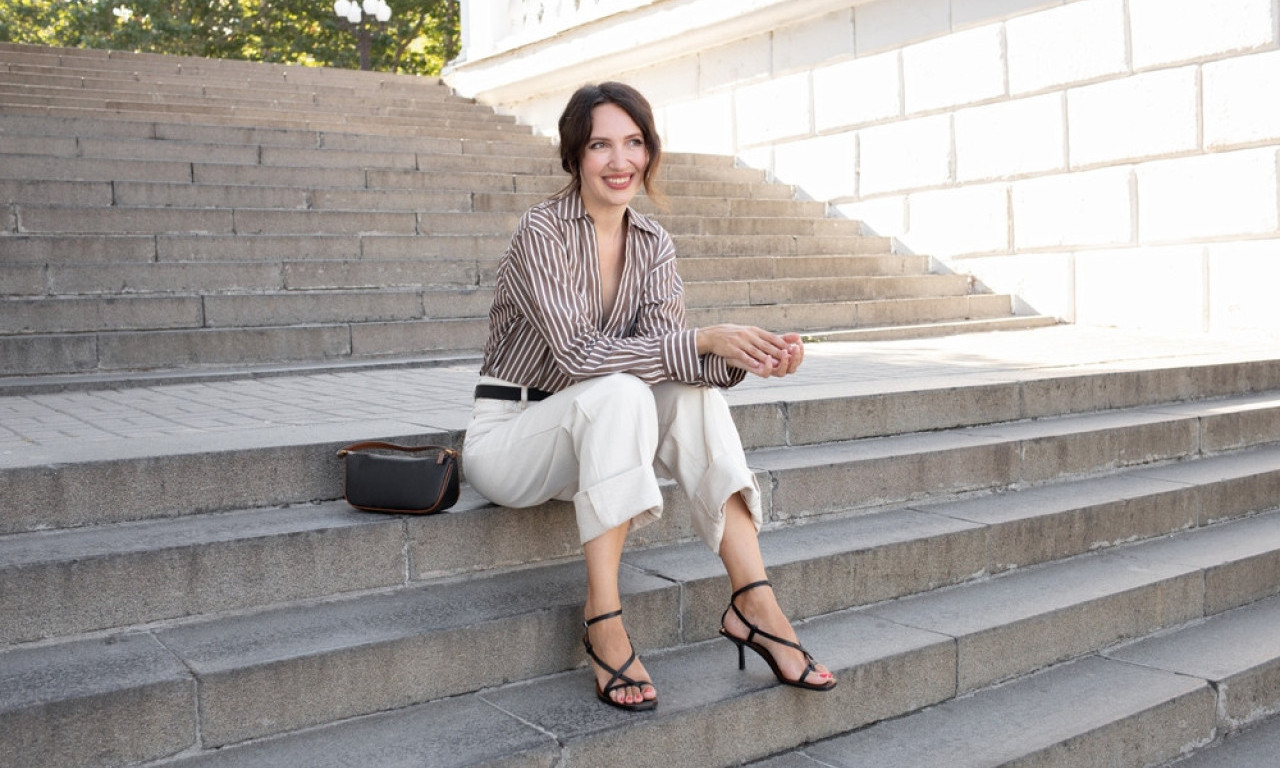 PROLEĆE POČINJE U BELIM PANTALONAMA Evo kako da ih nosite sa stilom