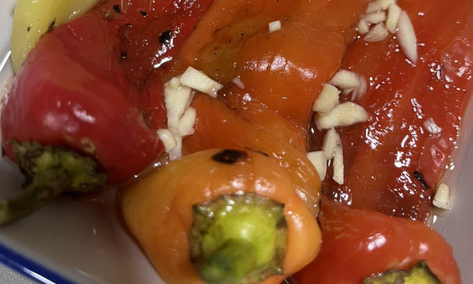 NAJBOLJA SLAVSKA SALATA Pečene paprike sa lukom – domaći recept koji svako voli!