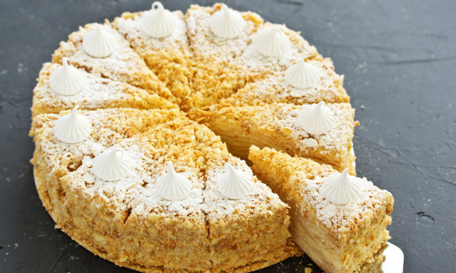 NAJTRAŽENIJA TORTA ZA ARANĐELOVDAN Toliko sočna da nestaje za tren!