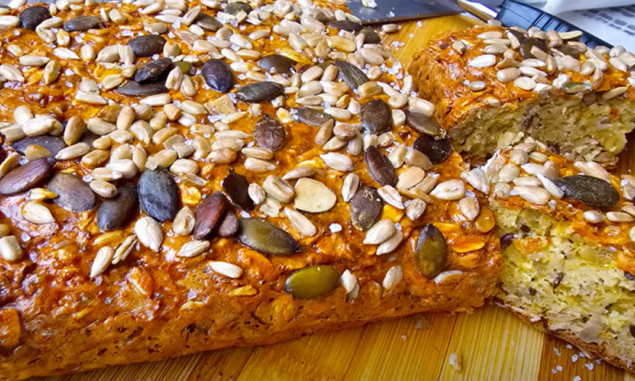 ČAROBAN HLEB BEZ BRAŠNA I GLUTENA Bogat je semenkama, vlaknima i zdravim mastima, savršen za zdrav život!