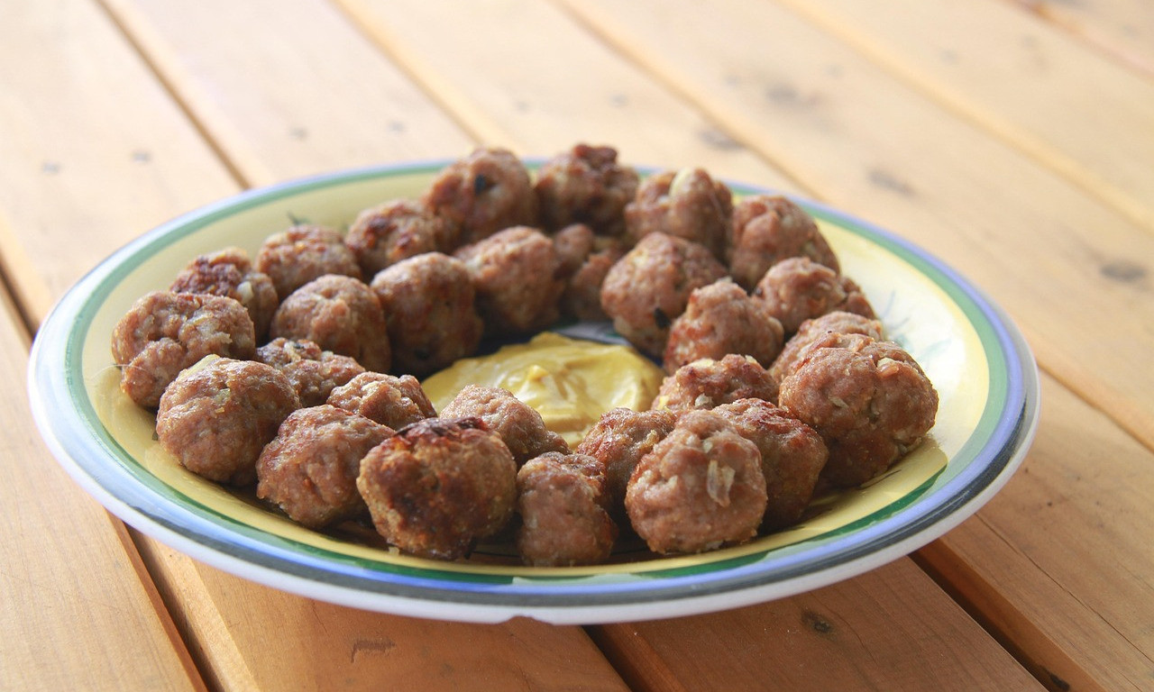 SAVRŠENI NEDELJNI RUČAK Evo kako da pripremite ćufte koje svi obožavaju!