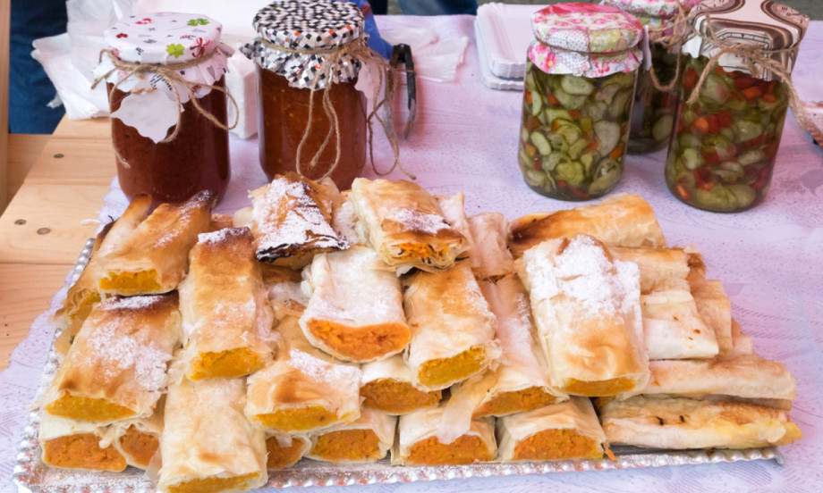 NAJBOLJA PITA BUNDEVARA NA SVETU Hrskava spolja, a iznutra mekana i mirisna kao duša