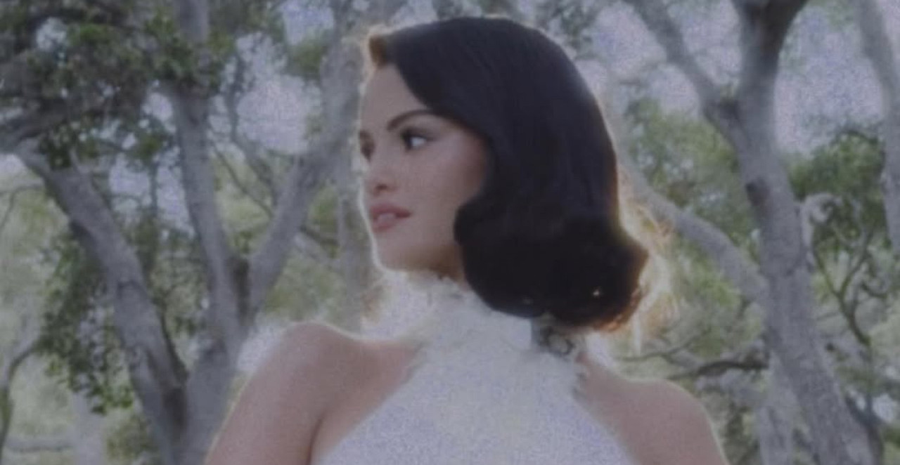 SELENA GOMEZ KAO PRINCEZA IZ BAJKE Venčanica iz snova nosi ime ovog brenda, a frizura oduzima dah