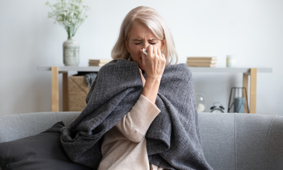 PREHLADA VAS LOMI, A NE ZNATE ŠTA DA RADITE? Evo šta zaista pomaže, a šta je čista zabluda!