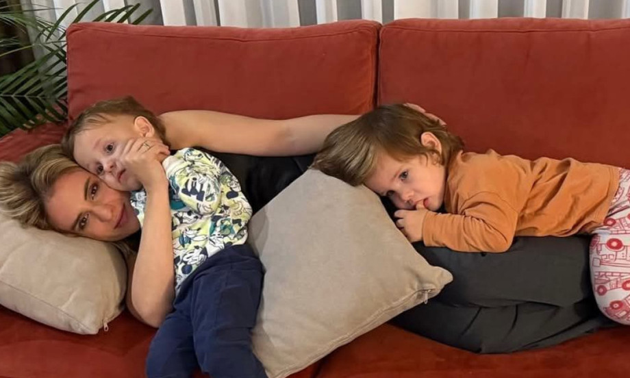 „KAD SE MAMA VRATI SA POSLA…“ Porodična idila ministarke Milice Đurđević Stamenkovski topi srca (FOTO)