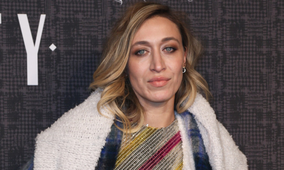 UPOZNAJTE ALANU HADID! Starija sestra Điđi i Bele Hadid zablistala u venčanici Vivijen Vestvud (FOTO)