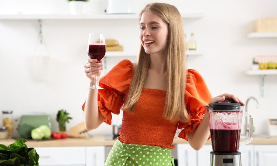 /data/images/2025-10-28/166246_shutterstock-2354279879_kf.jpg SOK NAŠIH PREDAKA KRIJE NAJJAČU TAJNU Recept za eliksir koji čisti jetru, jača srce i reguliše pritisak