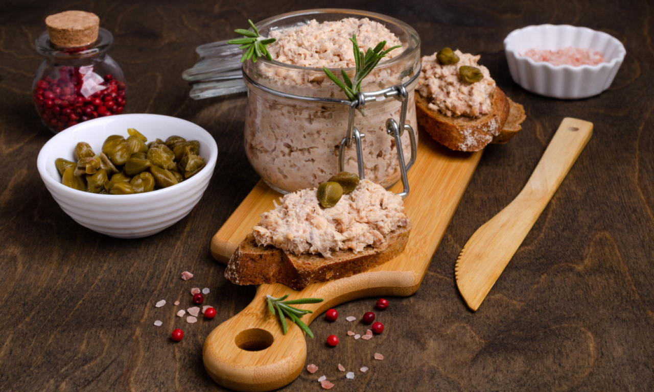 TRI POSNE PAŠTETE KOJE ODUŠEVLJAVAJU Brze i ukusne za slavsku trpezu!