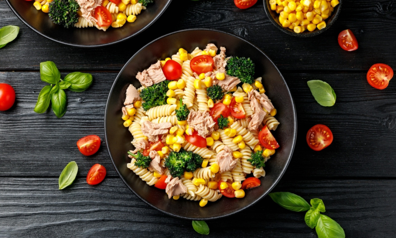 TUNJEVINA I PESTO NA TANJIRU, BRZA PASTA KOJA OSVAJA UKUSOM!