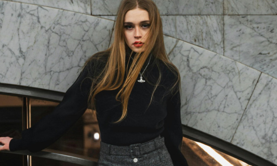 SIVA SUKNJA KAO HIT JESENI Kako je kombinovati i nositi sa stilom!