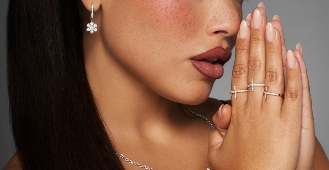 VODIČ ZA TAMNE RUŽEVE Kako da izaberete savršenu bordo nijansu koja pristaje vašem tenu