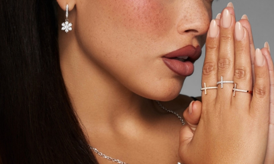 VODIČ ZA TAMNE RUŽEVE Kako da izaberete savršenu bordo nijansu koja pristaje vašem tenu