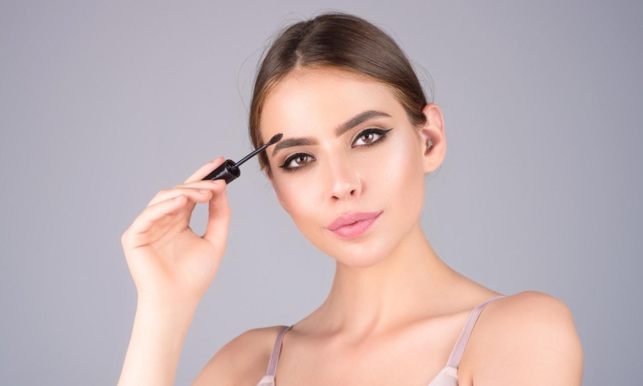 GEL ZA OBRVE MOŽE VAM NAŠKODITI Stručnjaci otkrivaju zašto korišćenje ovog proizvoda dovodi do proređivanja dlačica!