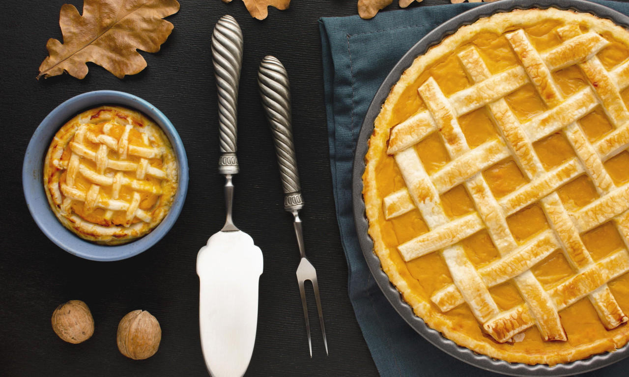 HRSKAVA KORA I MIRISNE JABUKE Evo kako napraviti američku pitu korak po korak!