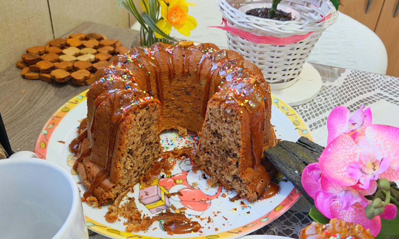 KUGLOF SA KARAMELOM I ORASIMA Mirisan najbolji kolač koji ćete ikada probati!