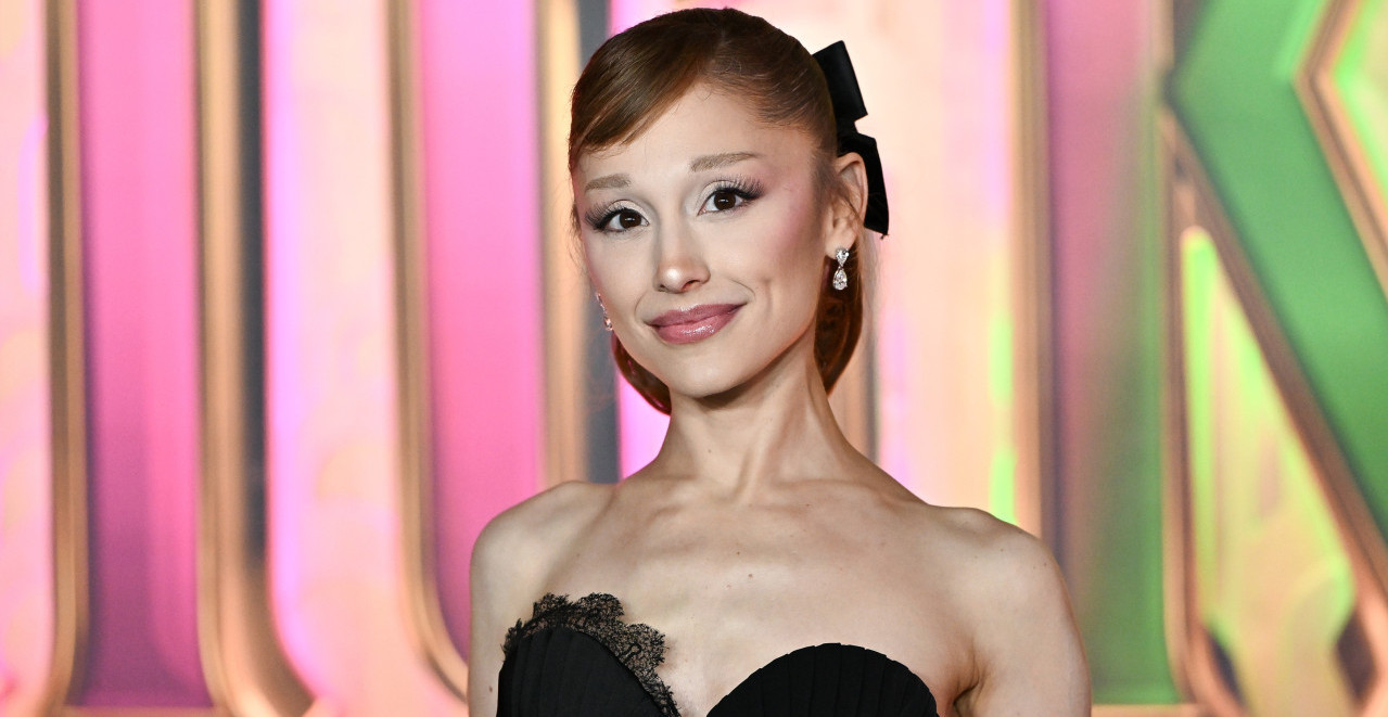 NIJE SMEŠNO A NI LEPO, NEZDRAVO JE Haljina Arijane Grande ostala u senci zbog njenog zastrašujućeg izgleda (FOTO)