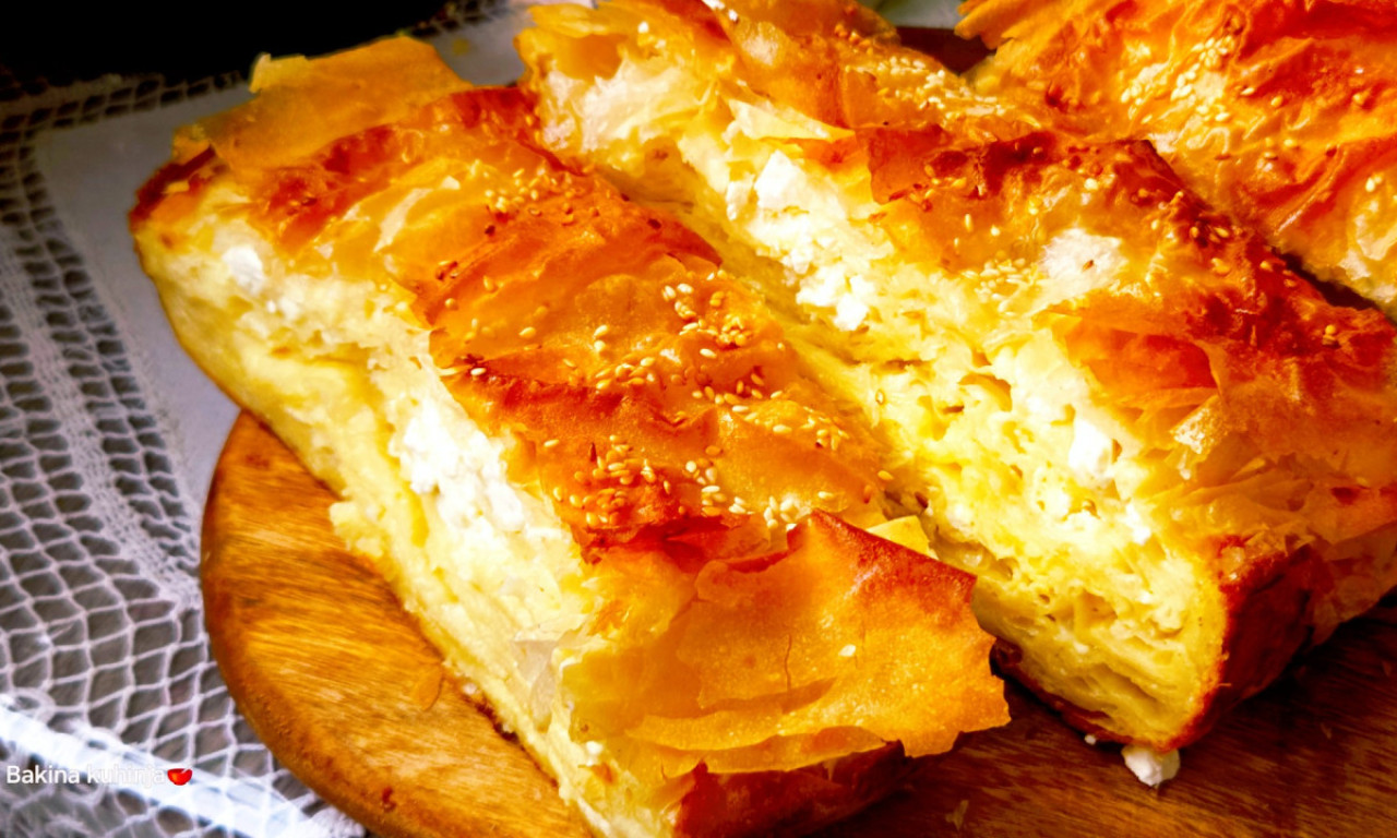 NEOBIČNA REZANAC GIBANICA Pravi se za 15 minuta i ceo je obrok! (VIDEO)