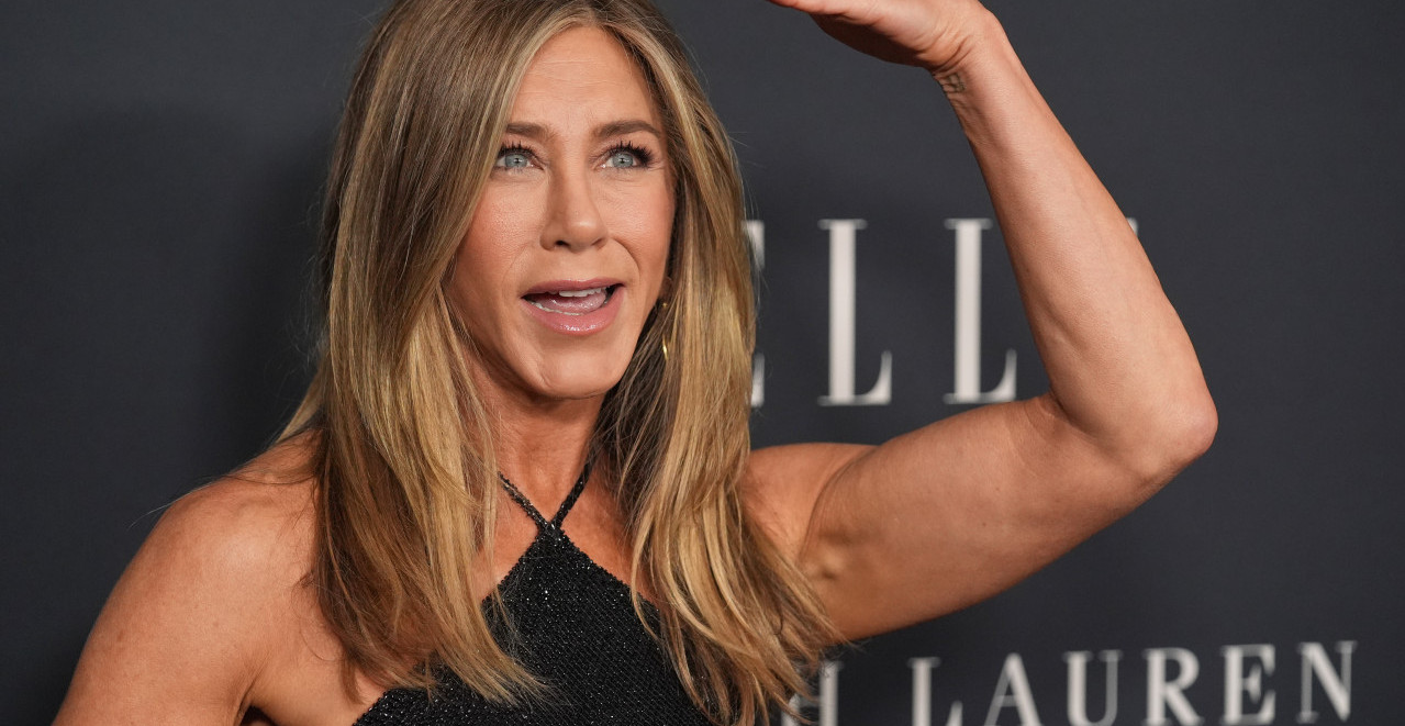 TAJNA ZATEGNUTE FIGURE DŽENIFER ENISTON  Njen trener otkriva naviku od koje ne odustaje ni kada nema vremena