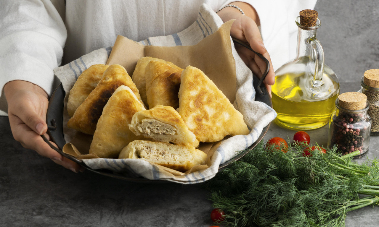 GRČKE LEPINJE ZA BRZI DORUČAK Mekane i hrskave, spremne za samo 15 minuta!