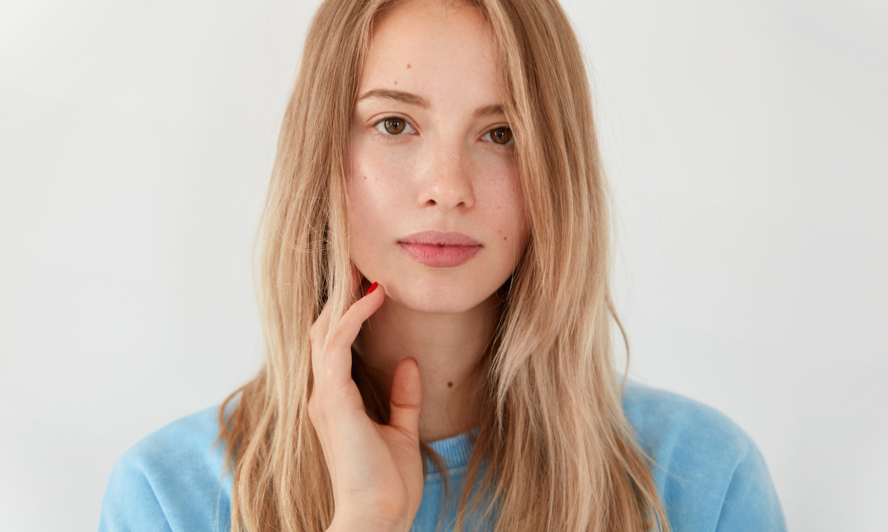 TAJNI ZNAKOVI NA KOŽI Mladeži na ovim mestima otkrivaju kakav vas život čeka!