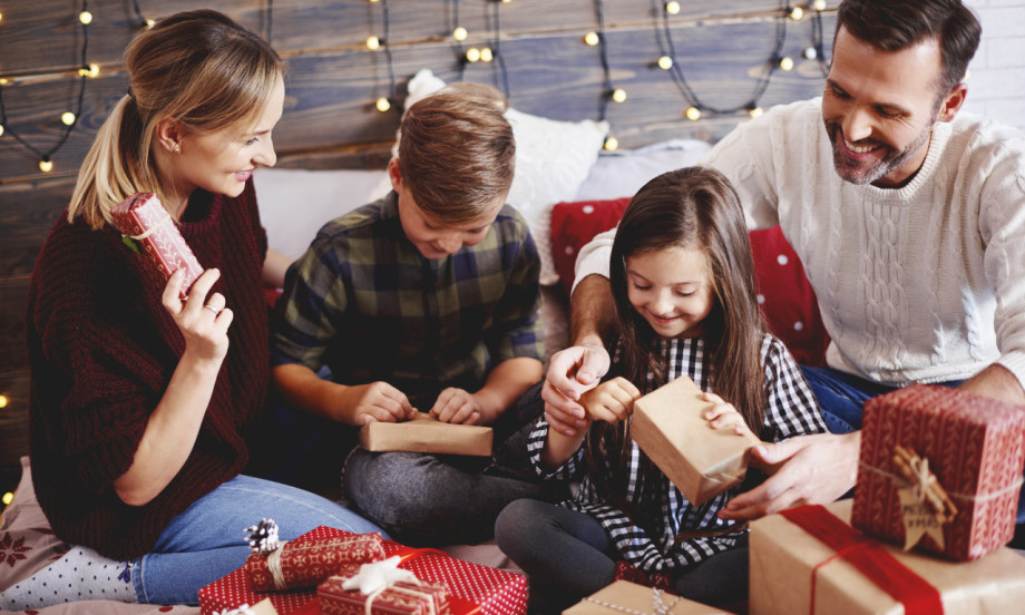 RODITELJI, PAŽNJA! OVIH PET IGRAČAKA NE KUPUJTE DECI ZA NOVU GODINU