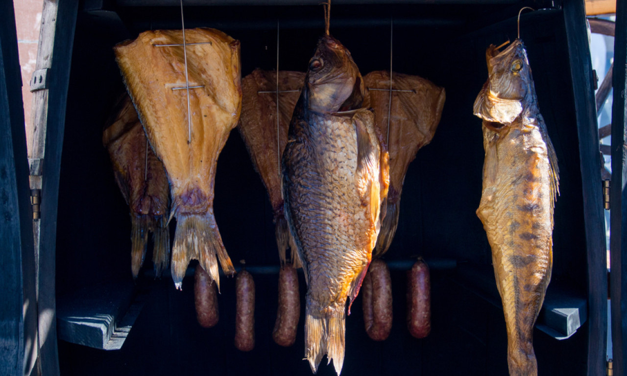 KAKO SE DIMI RIBA Koliko dugo, koja riba može da se dimi - sve što treba da znate ako slavite Nikoljdan!