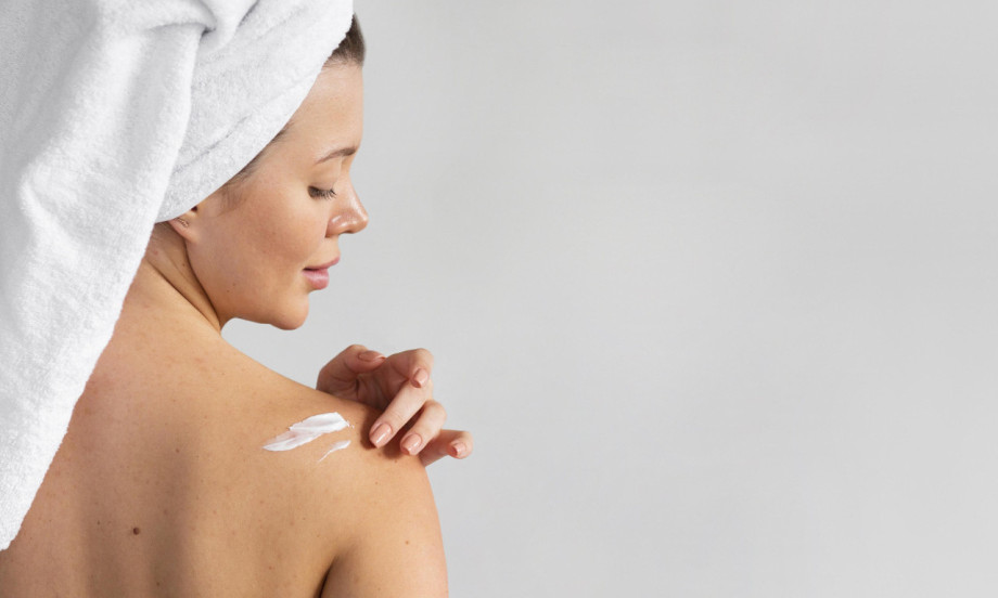 KREME ZA TELO KOJE VREDI IMATI U ZIMSKOM NESESERU Najbogatija nega za kožu kada zahladni!