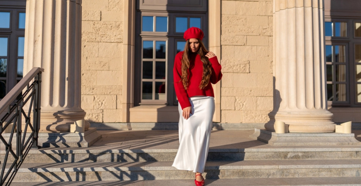 SATENSKE SUKNJE SU I DALJE "U MODI" Komad koji svakoj zimskoj kombinaciji daje luksuzan sjaj