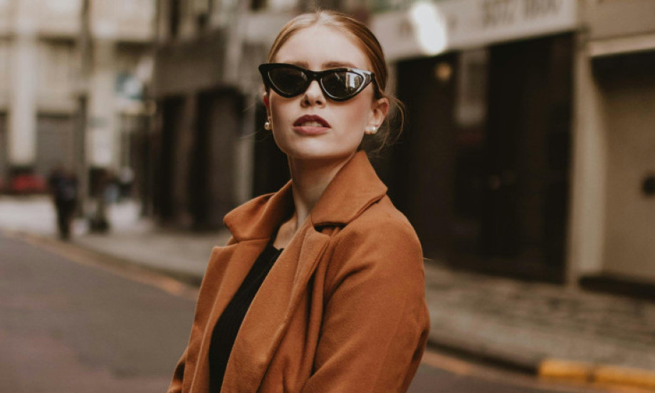 EVO KAKO SE BRAON KAPUT NOSI OVE ZIME Jednostavno, šik i savršeno toplo!