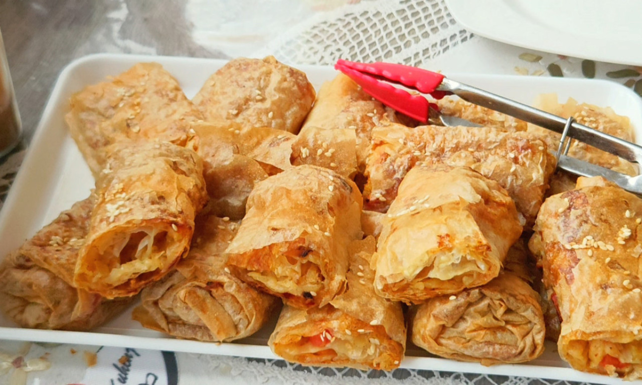 POSNA PITA "NA BAŠTENSKI NAČIN" Pojede se za tren, a još se lakše napravi (RECEPT+VIDEO)