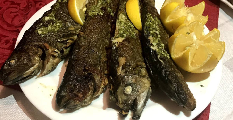 PASTRMKA KAKVU DOMAĆICE NAJVIŠE VOLE Laka priprema, bogata marinada i ukus za svaku slavsku trpezu