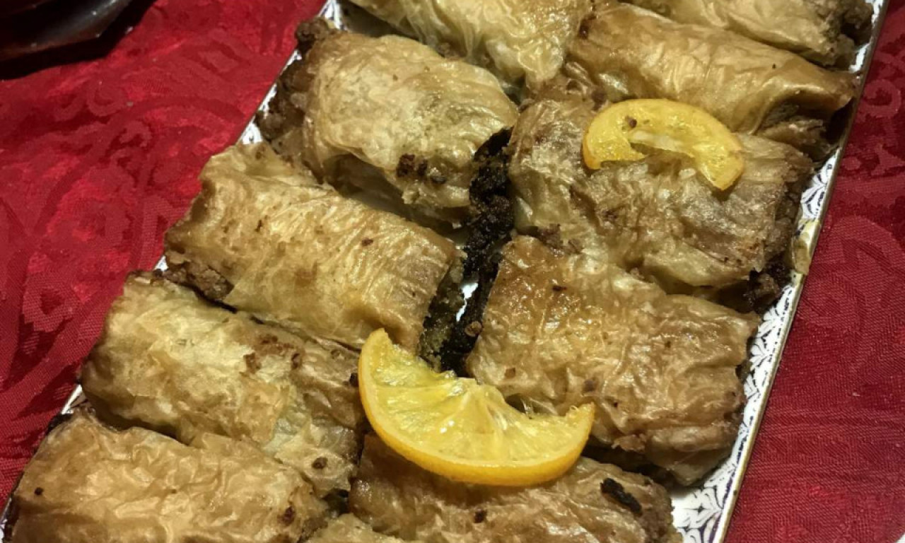 DOMAĆA BAKLAVA KOJA SE TOPI U USTIMA Recept koji uvek uspeva i traži se parče više!