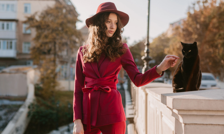 ZAŠTO SU PLIŠANA ODELA TOLIKO POPULARNA Trend koji kombinuje luksuz i udobnost!