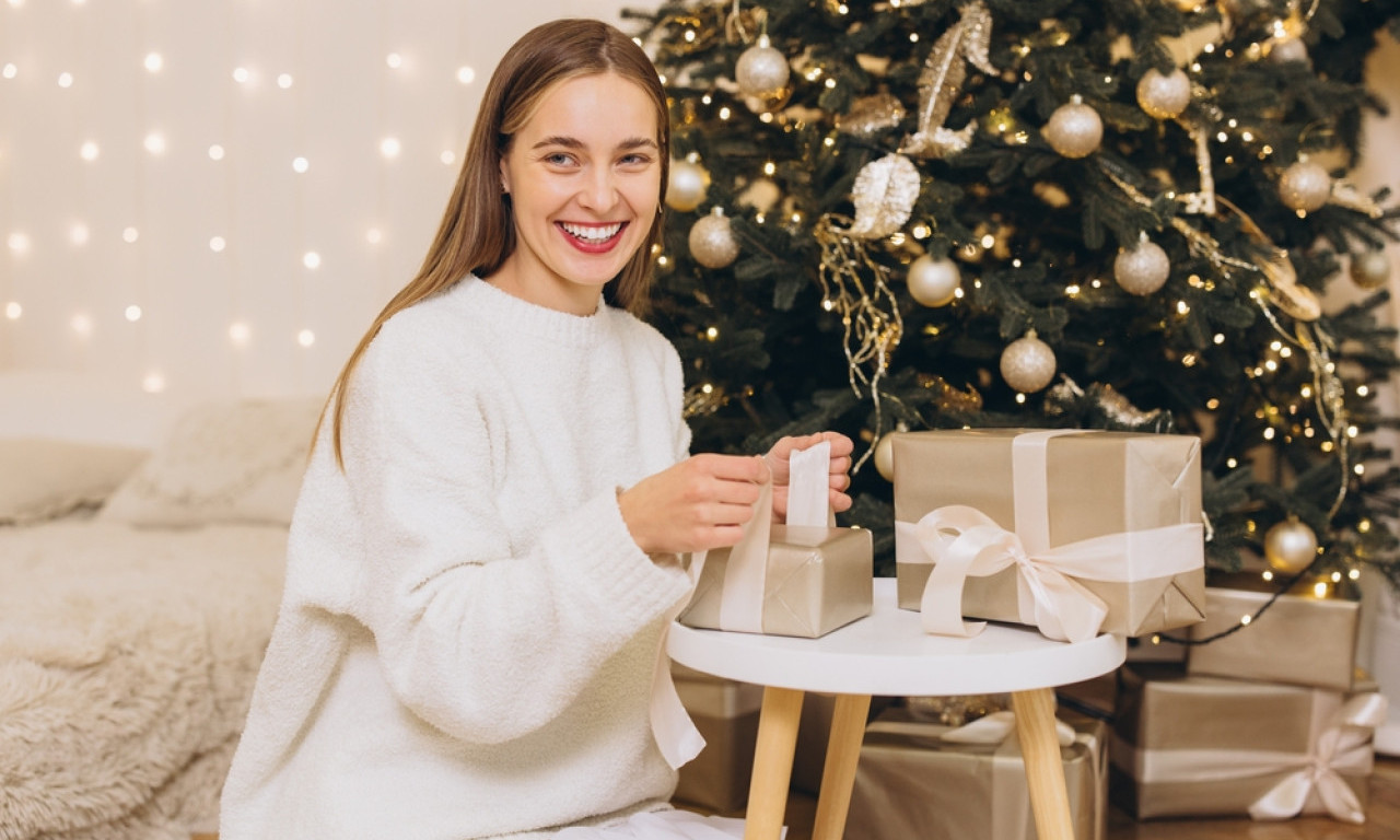 NEMAM, A HOĆU Šta kupiti ukućanima, kolegama i prijateljima kad je budžet tanak, a praznični spiskovi dugi (IDEJE)