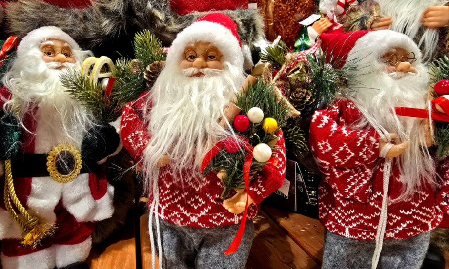 BEZ OVIH UKRASA NEMA PRAZNIČNE ČAROLIJE Deda Mrazovi i vilenjaci osvojili domove (CENE I GDE KUPITI)