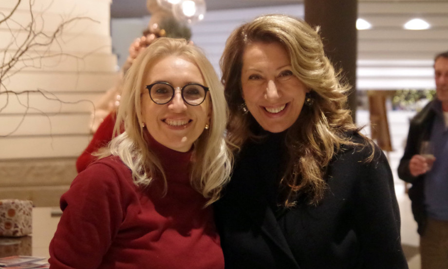 „ČETIRI PRIČE, JEDAN DAH“ UMETNOST KOJA SE GLEDA ALI I OSEĆA Vizuelna retrospektiva unutrašnjeg univerzuma Mie Medaković