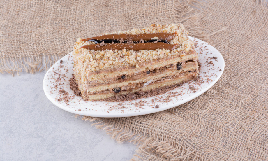 POSNA „KINDER BUENO“ TORTA KOJA OSVAJA NA PRVI ZALOGAJ Idealna za post, slave i svečane prilike!