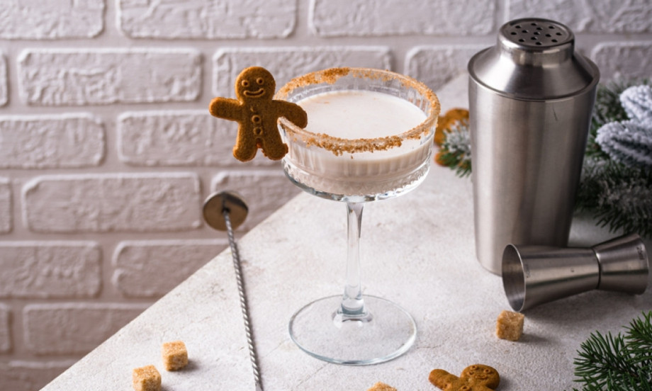 PRAZNIČNI KOKTELI NIKAD SLAĐI Trik sa keksom koji svako piće pretvara u pravi hit