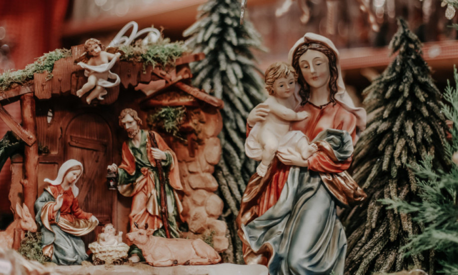 BADNJI DAN – UVOD U NAJRADOSNIJI PRAZNIK: Kako se obeležava i šta se danas obavezno poštuje