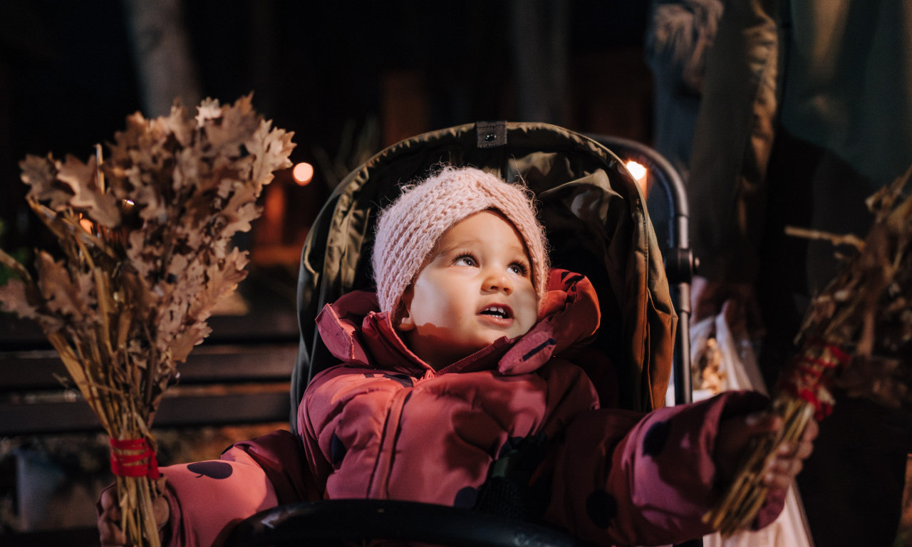 "KOLIKO VARNICA, TOLIKO ZDRAVLJA I PARICA!" Ko je položajnik i zašto je njegov dolazak najvažniji božićni običaj u domu