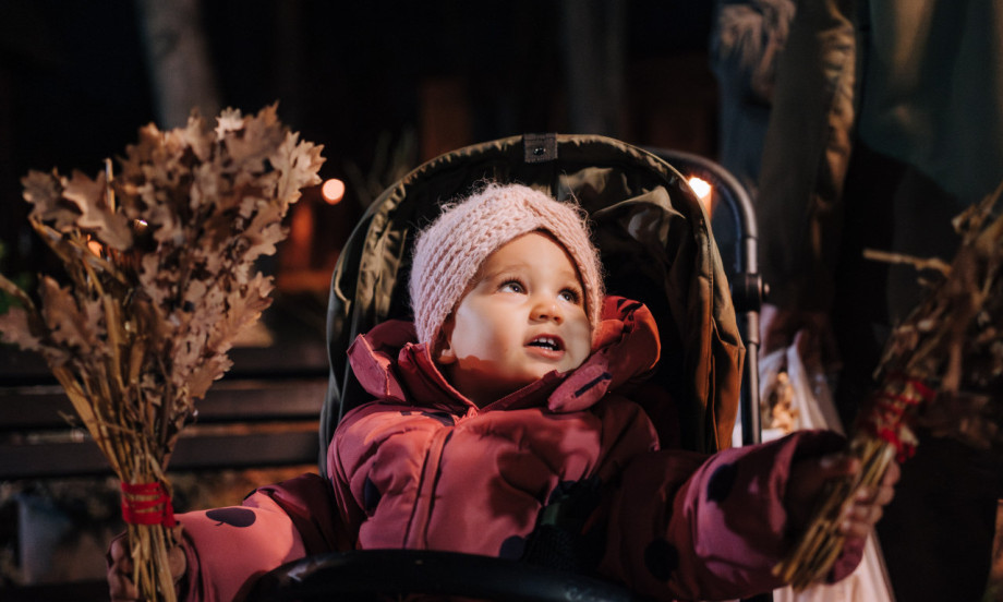 "KOLIKO VARNICA, TOLIKO ZDRAVLJA I PARICA!" Ko je položajnik i zašto je njegov dolazak najvažniji božićni običaj u domu